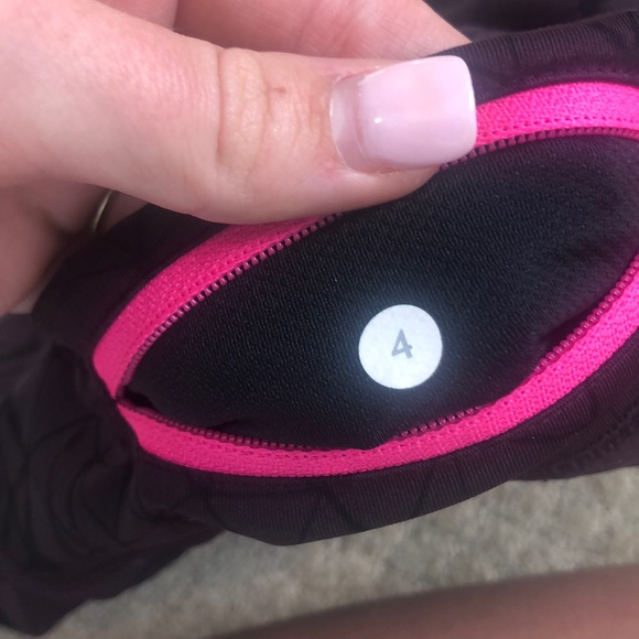 Lululemon Shorts size 4 - Picture 3 of 3